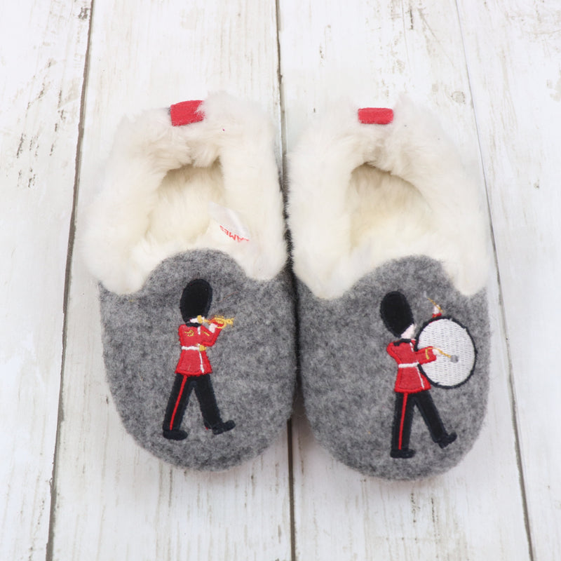 C5 The Little White Company Slippers GUC